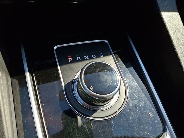 Used 2020 Jaguar F-PACE Premium image 15