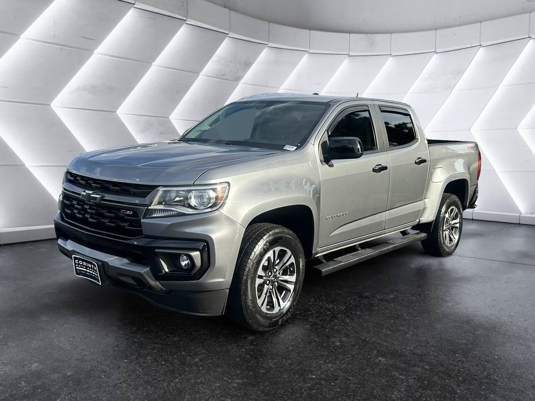 Used 2021 Chevrolet Colorado Z71 AWD/4WD image 3