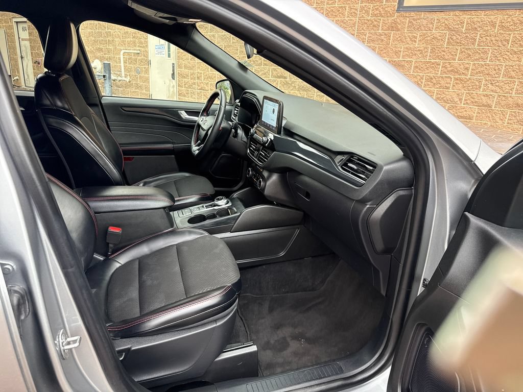 Certified 2024 Ford Escape ST-Line AWD/4WD image 29