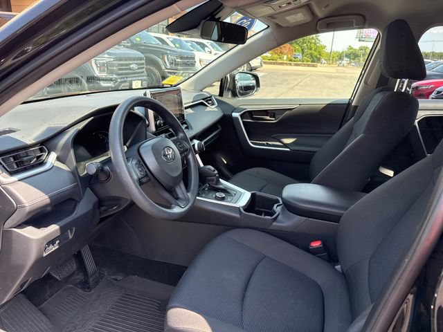 Used 2025 Toyota RAV4 LE AWD/4WD image 11
