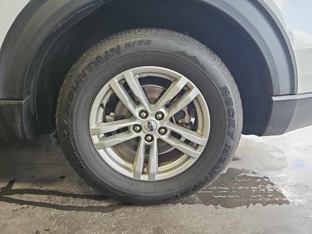 Certified 2020 Ford Explorer XLT RWD image 32
