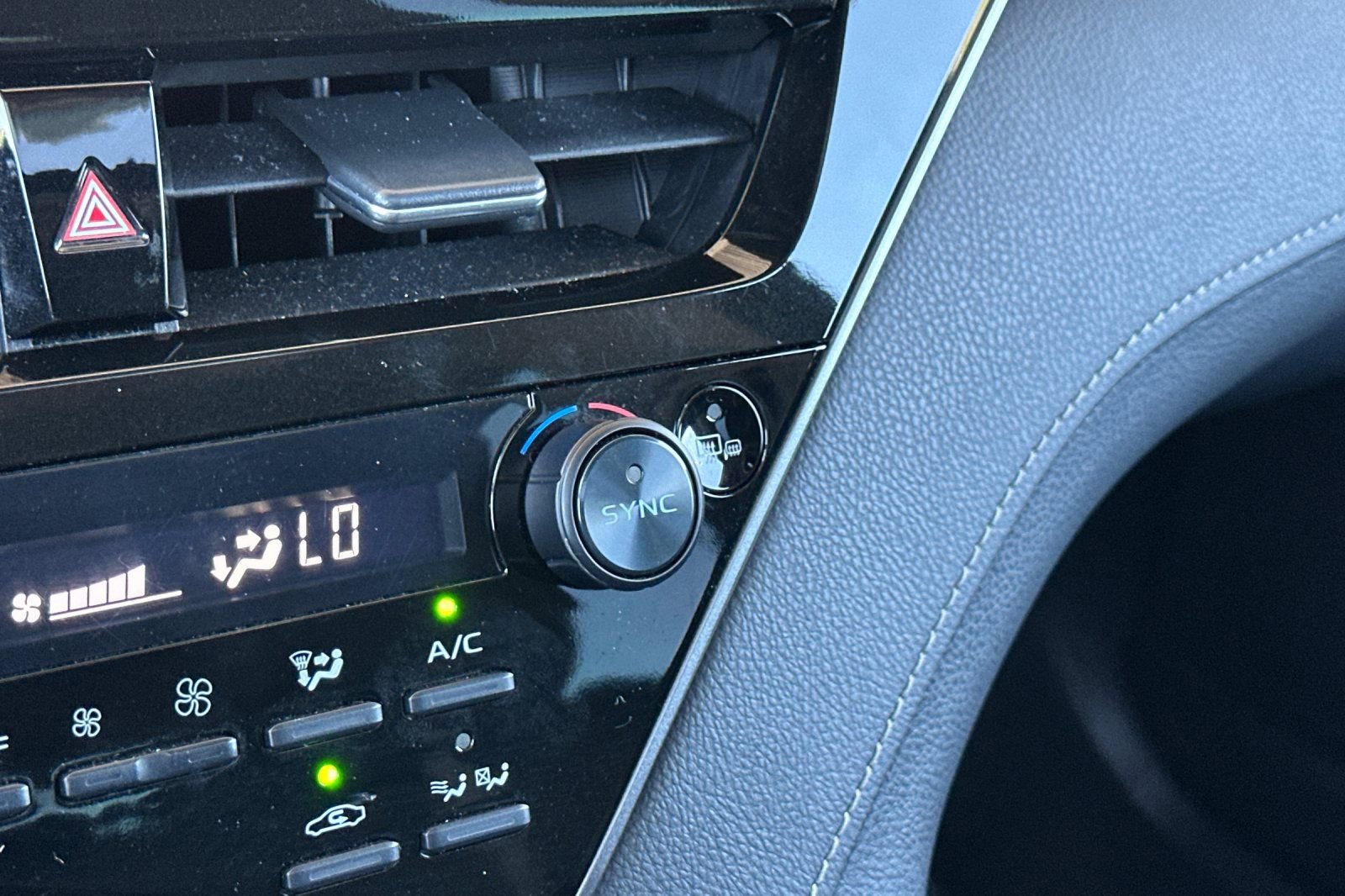 Used 2024 Toyota Camry SE w/ Audio Upgrade Package FWD image 28