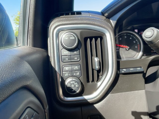 Used 2021 Chevrolet Silverado 1500 High Country w/ Technology Package AWD/4WD image 19