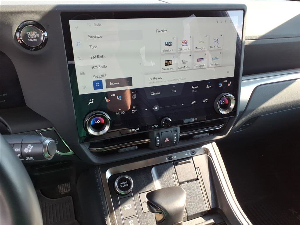 Used 2024 Lexus GX 550 w/ Accessory Package (2T) AWD/4WD image 14