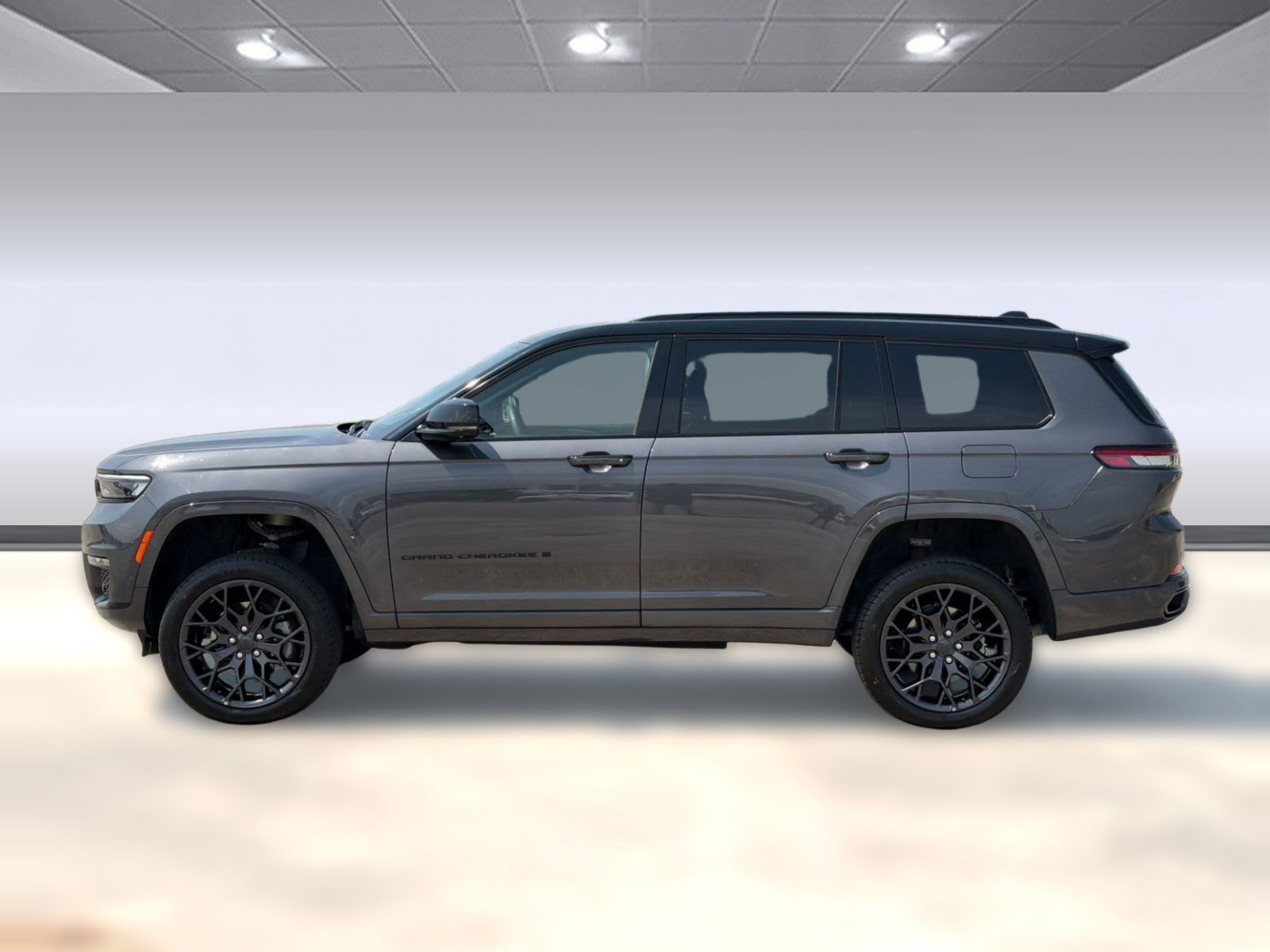 Used 2025 Jeep Grand Cherokee L Summit w/ Obsidian Package AWD/4WD image 2