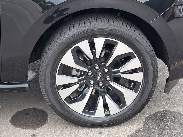 Certified 2025 Ford Expedition Max Platinum w/ Driver's Package AWD/4WD image 30