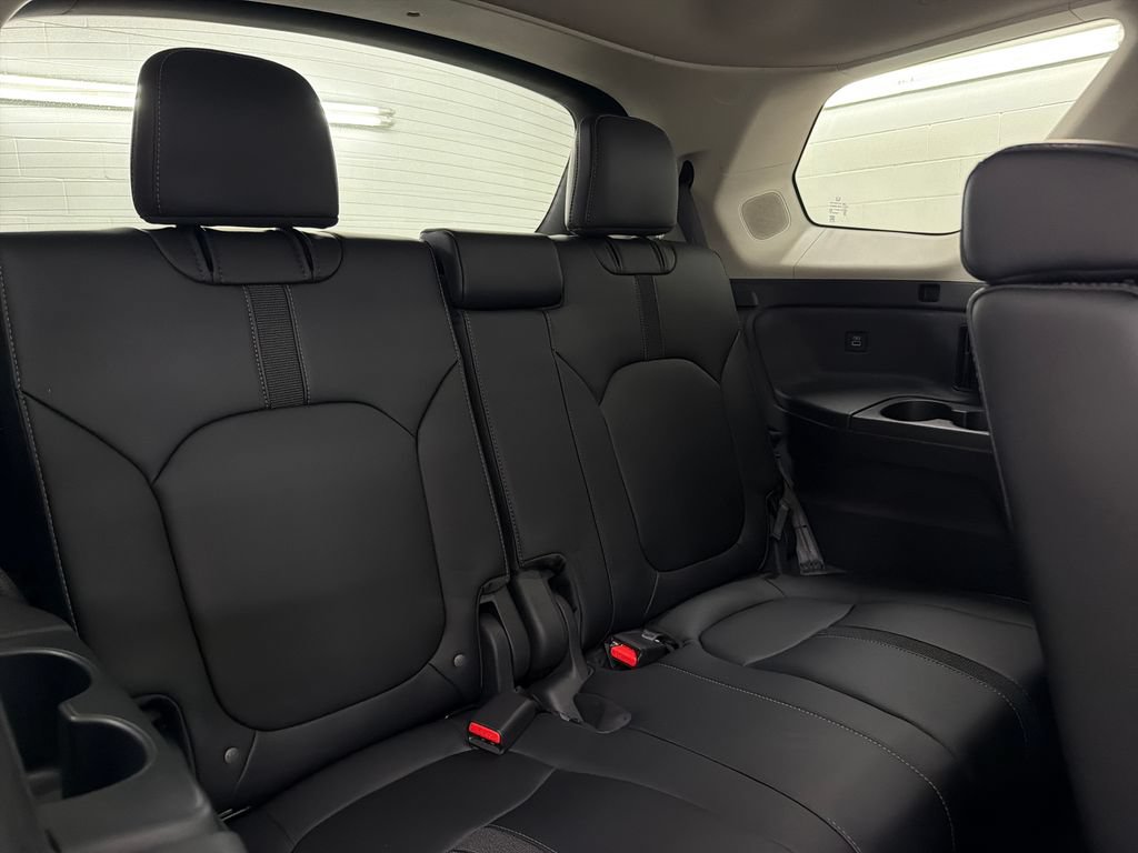 Used 2023 Honda Pilot Touring image 32