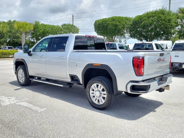 Used 2022 GMC Sierra 3500 Denali w/ Denali Ultimate Package AWD/4WD image 2