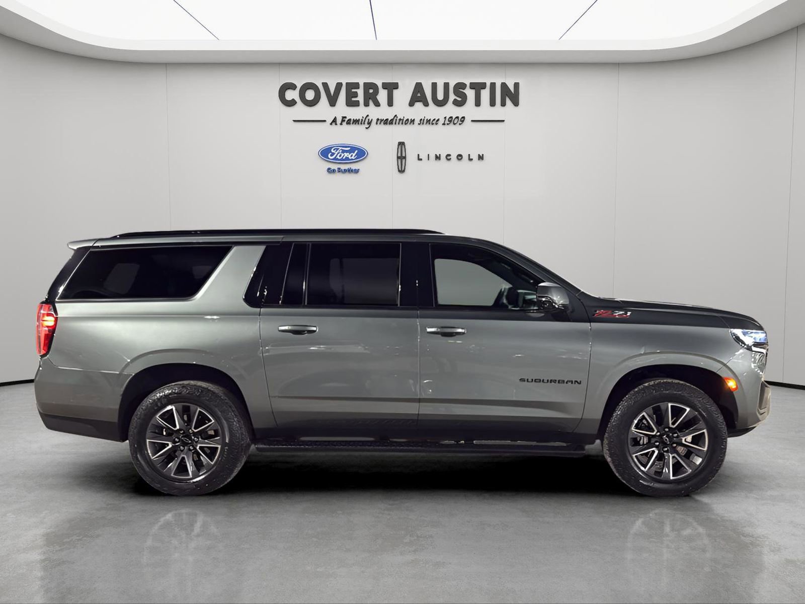 Used 2023 Chevrolet Suburban Z71 w/ Luxury Package image 6