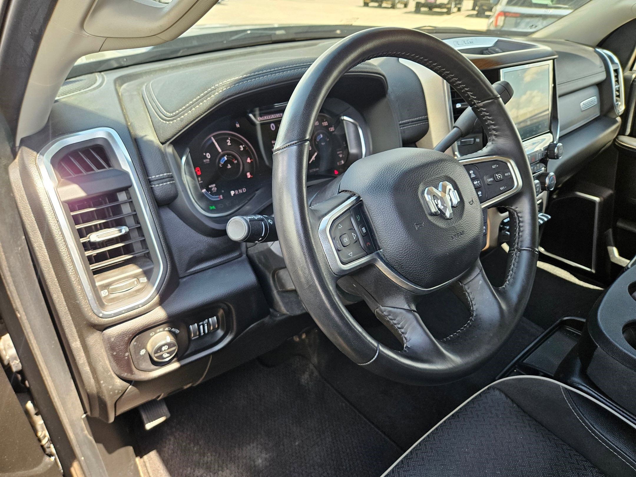 Used 2024 RAM 2500 Laramie w/ Safety Group AWD/4WD image 16