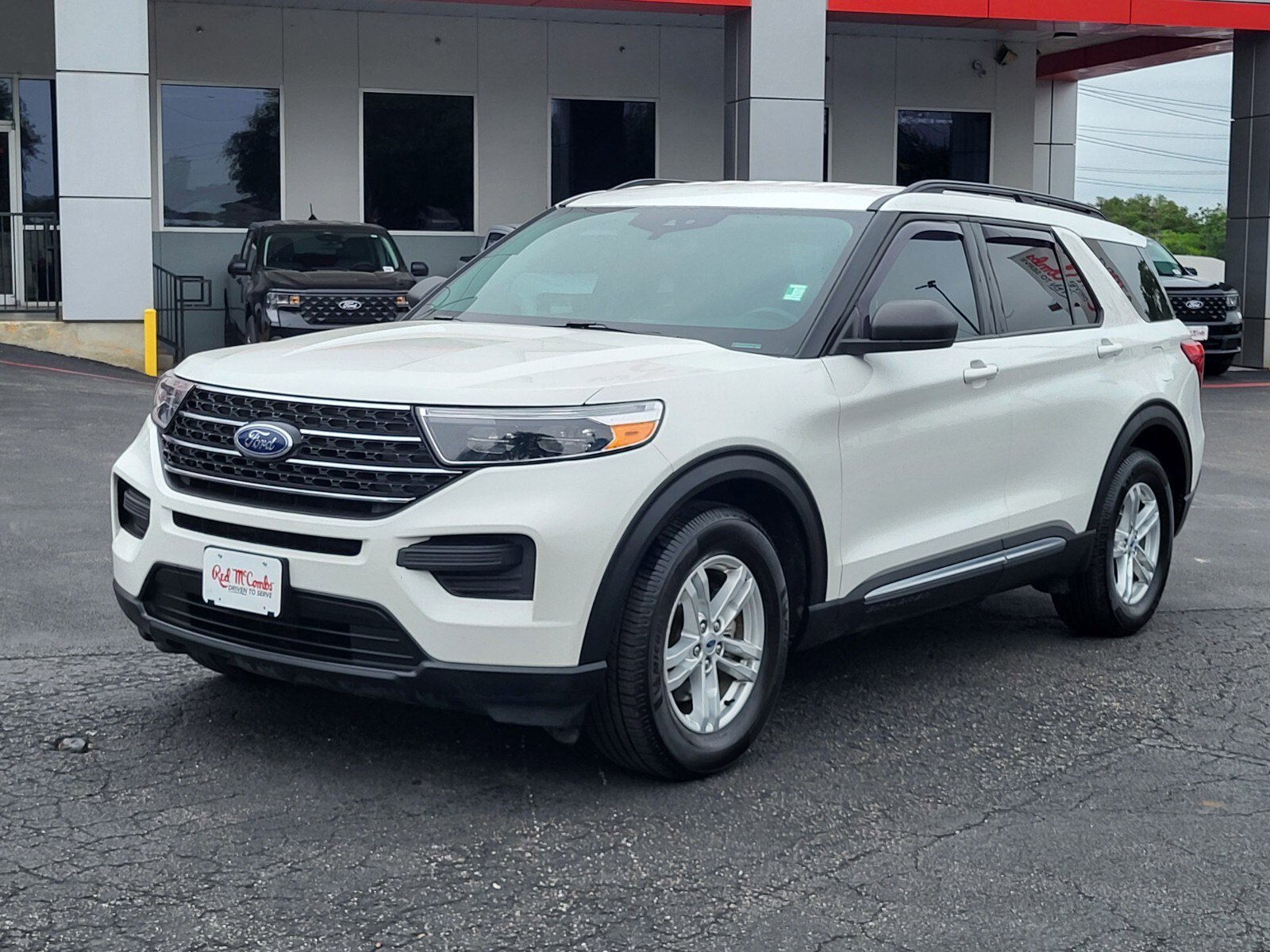 Certified 2023 Ford Explorer XLT RWD image 8