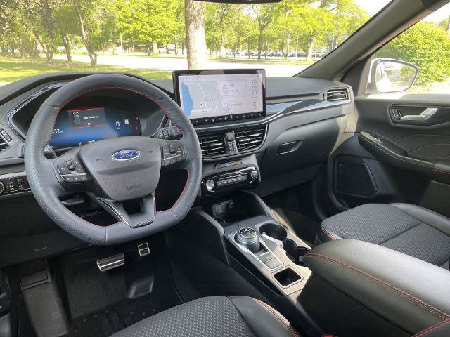 Certified 2023 Ford Escape ST-Line Elite AWD/4WD image 3
