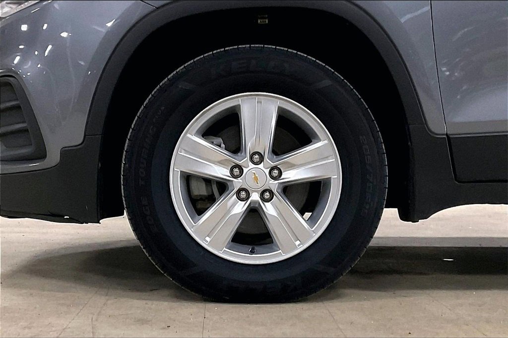 Used 2019 Chevrolet Trax LT w/ LT Convenience Package image 9