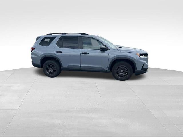 Used 2023 Honda Pilot TrailSport image 9