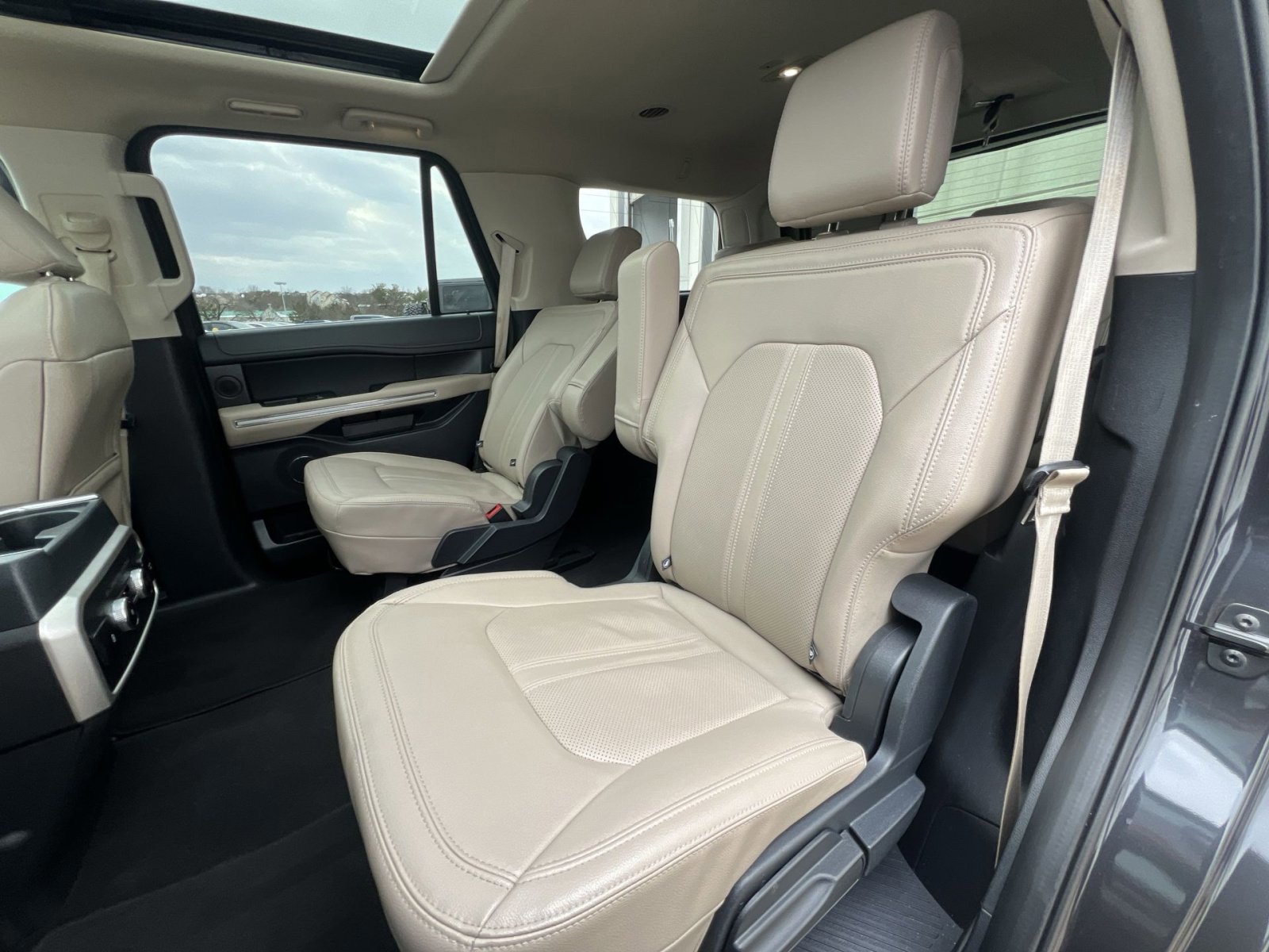 Certified 2024 Ford Expedition Limited image 25