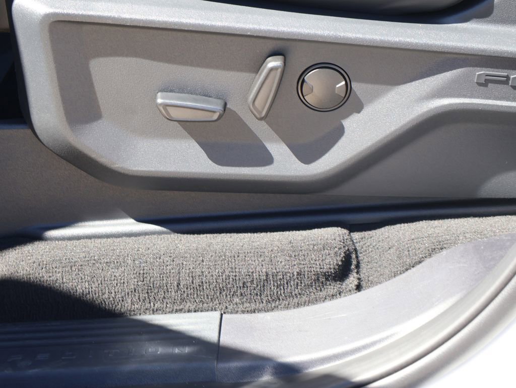 Certified 2025 Ford Expedition Max Platinum image 25