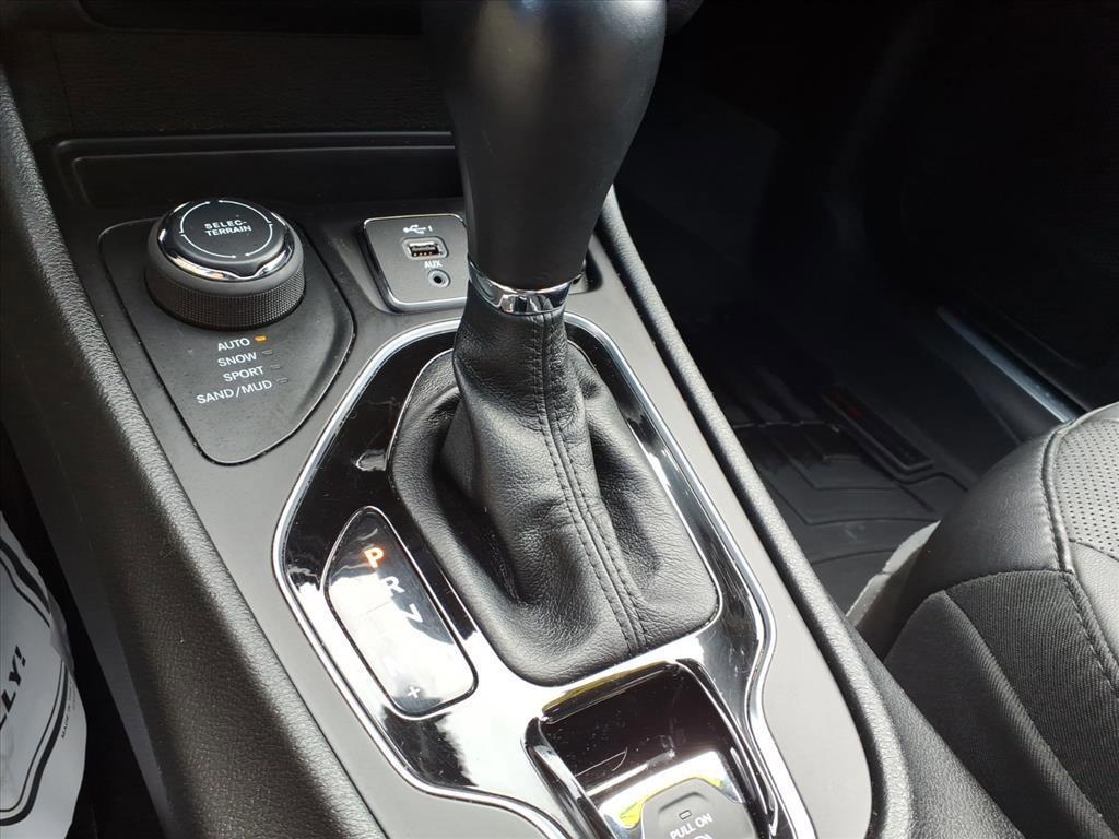 Used 2021 Jeep Cherokee Limited image 23