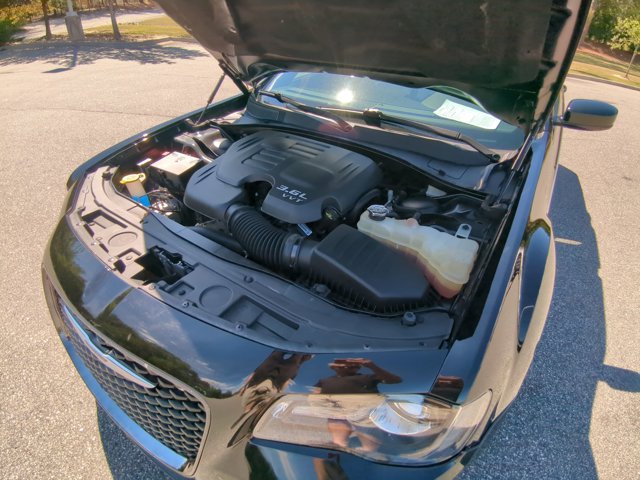 Used 2020 Chrysler 300 S w/ 300S Premium Group RWD image 29