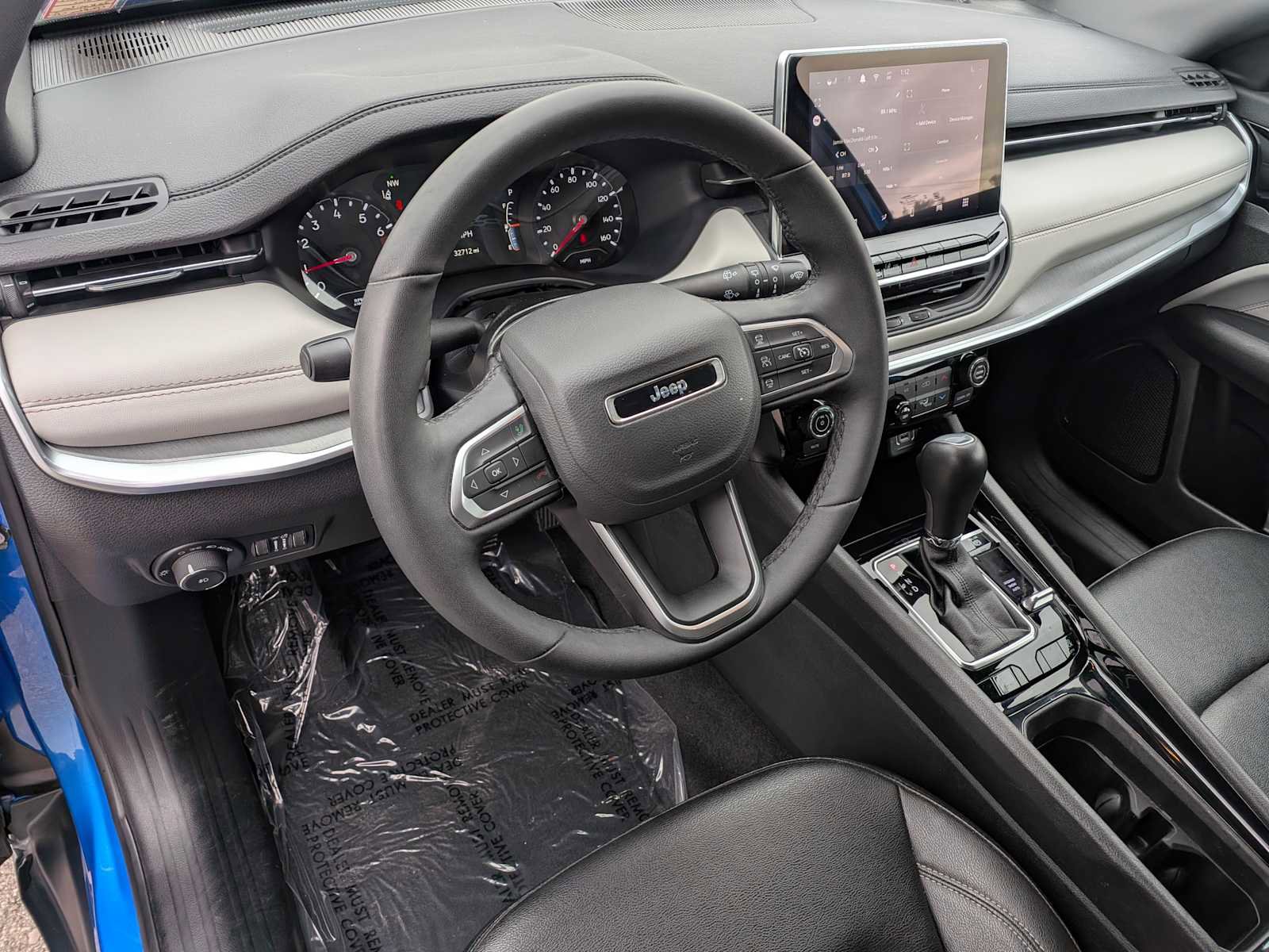 Used 2025 Jeep Compass Limited AWD/4WD image 2