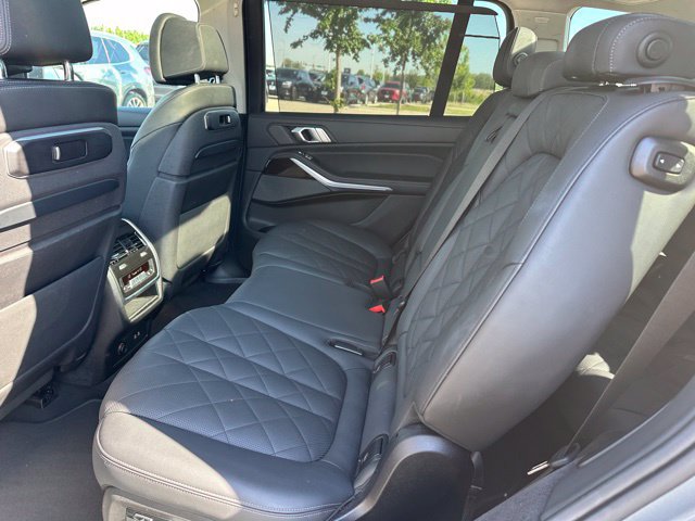 Used 2024 BMW X7 xDrive40i AWD/4WD image 16