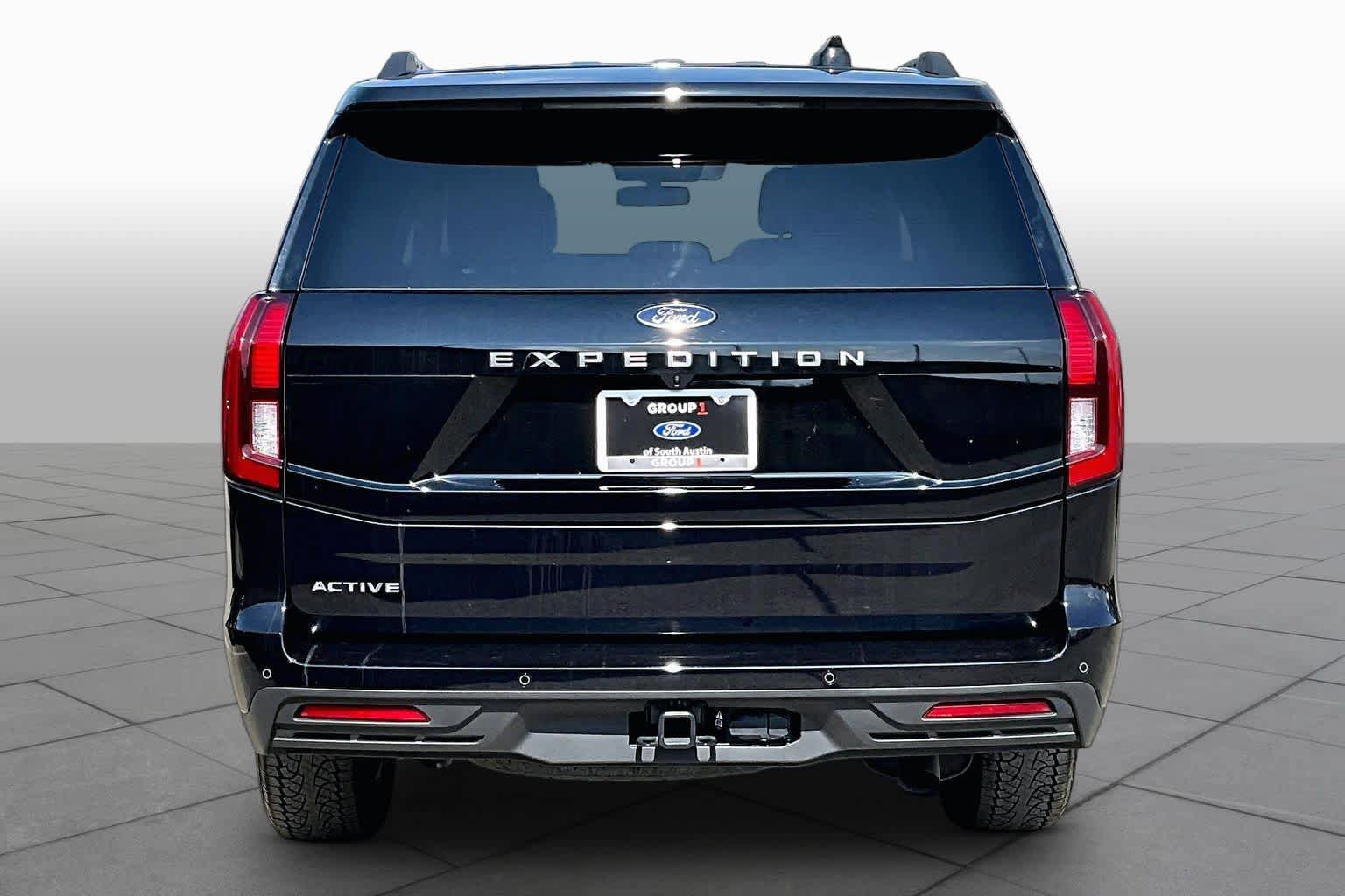 Certified 2025 Ford Expedition Active AWD/4WD image 5