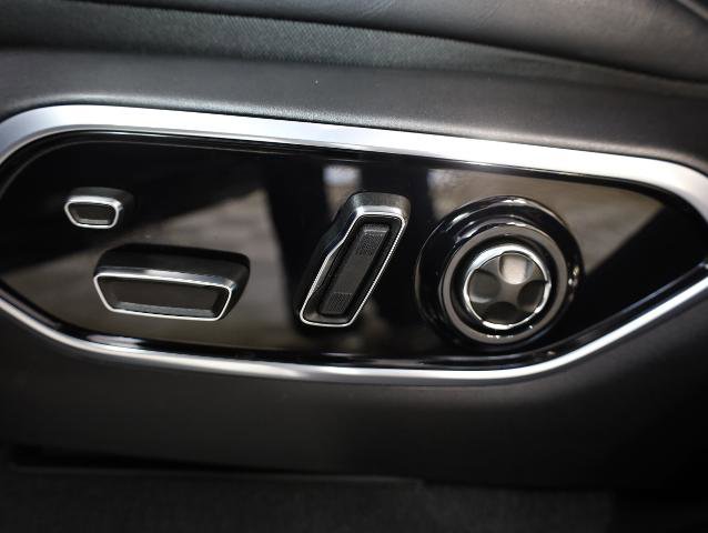 Used 2024 Jeep Grand Cherokee L Overland w/ Luxury Tech Group IV AWD/4WD image 24