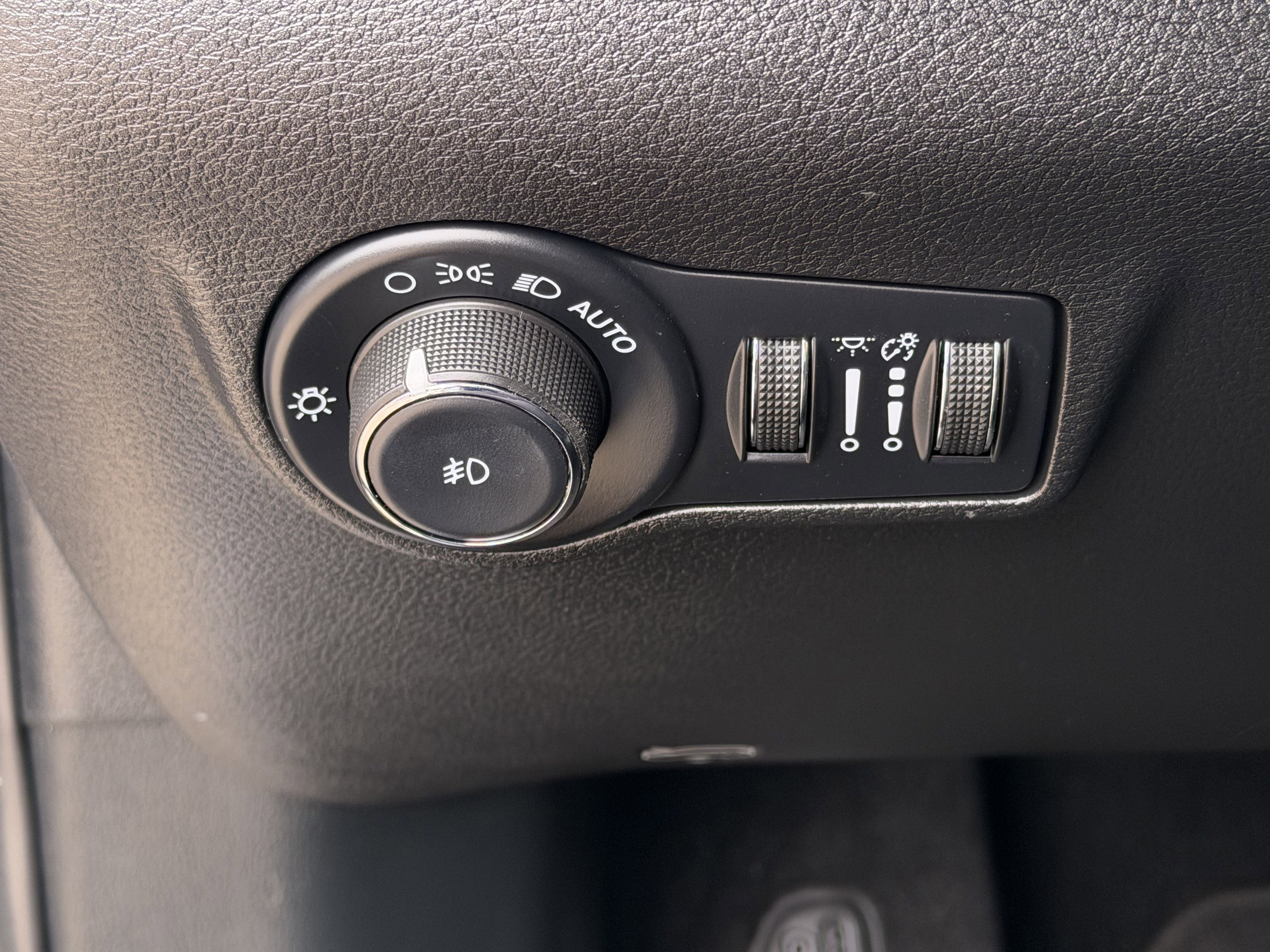 Used 2026 Jeep Compass Limited image 24