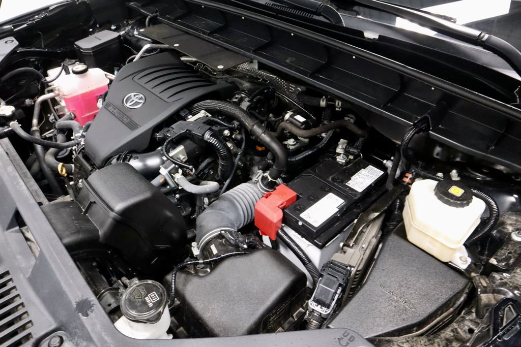 Used 2023 Toyota Highlander XLE AWD/4WD image 17