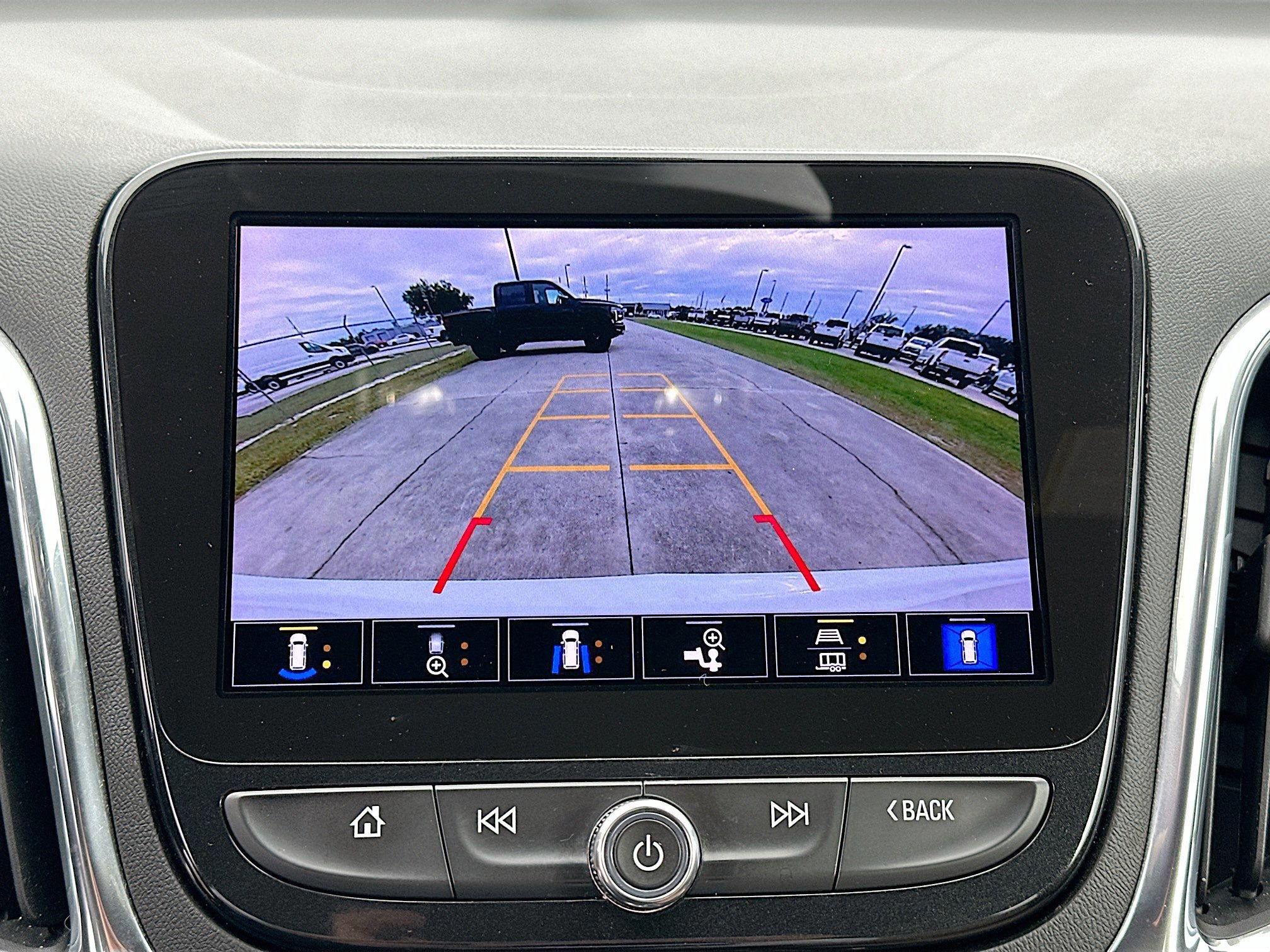 Used 2022 Chevrolet Equinox Premier image 14