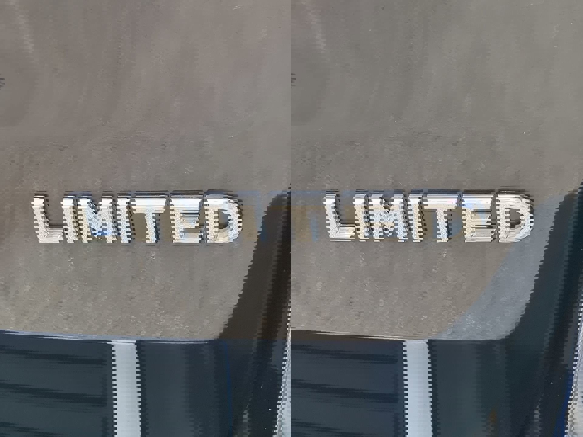 Used 2019 Jeep Grand Cherokee Limited image 40