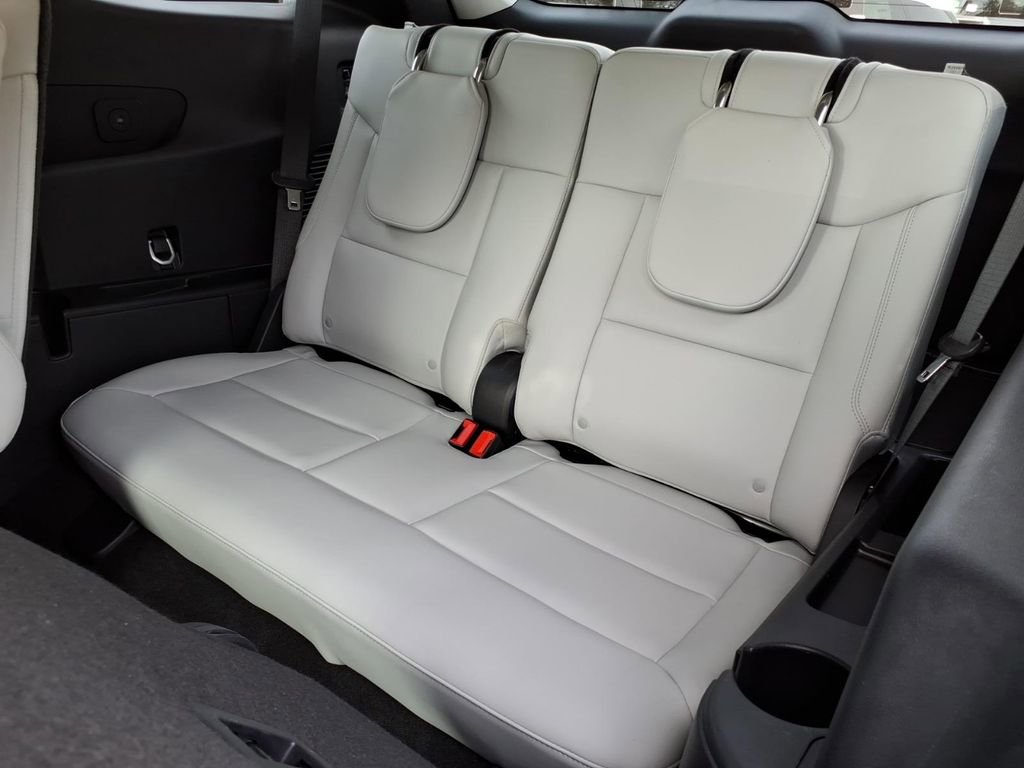 Certified 2025 Ford Explorer Platinum w/ Ultimate Package AWD/4WD image 12