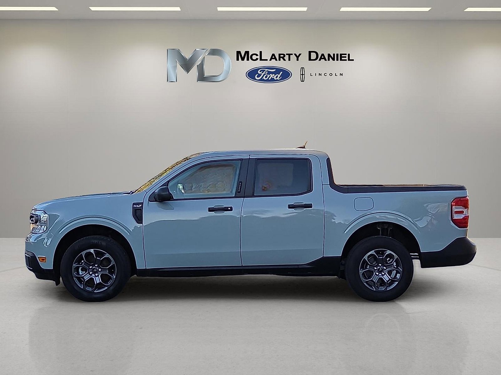 Certified 2022 Ford Maverick XLT image 3