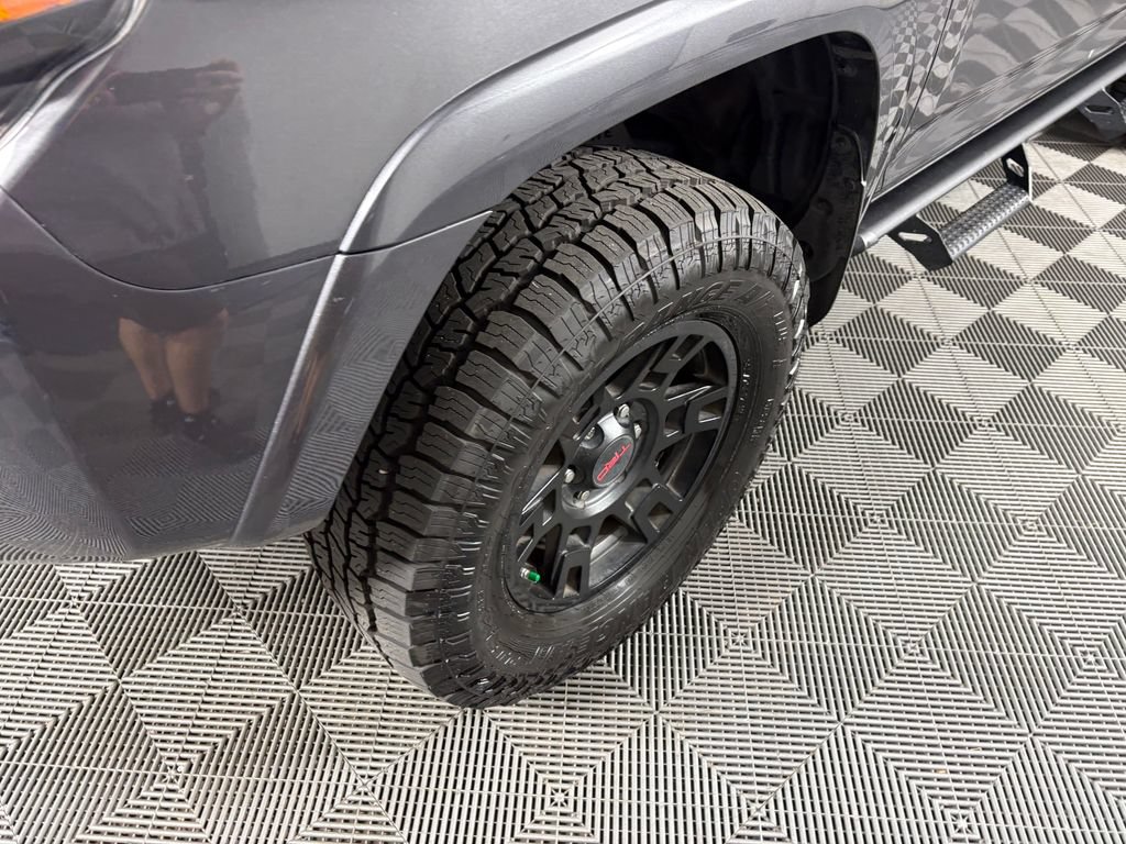 Used 2021 Toyota 4Runner Venture AWD/4WD image 10