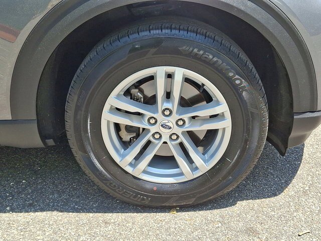 Certified 2023 Ford Explorer XLT w/ Equipment Group 202A AWD/4WD image 19