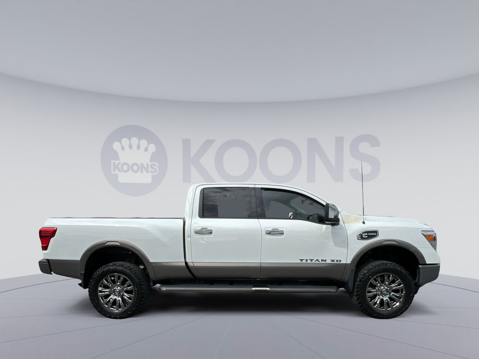 Used 2019 Nissan Titan Platinum Reserve w/ Platinum Utility Package AWD/4WD image 12