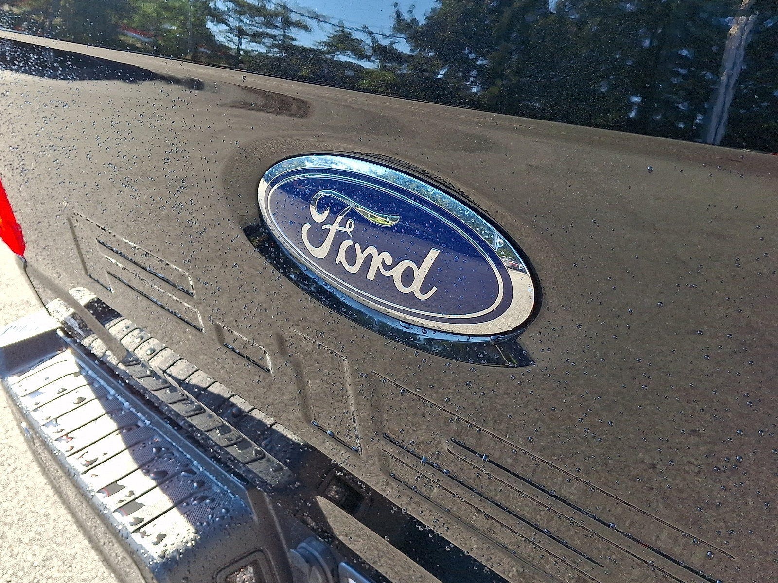 Certified 2023 Ford F150 Lariat w/ Equipment Group 502A High AWD/4WD image 31