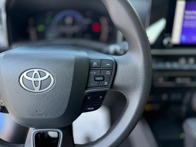 Used 2025 Toyota Camry LE FWD image 11