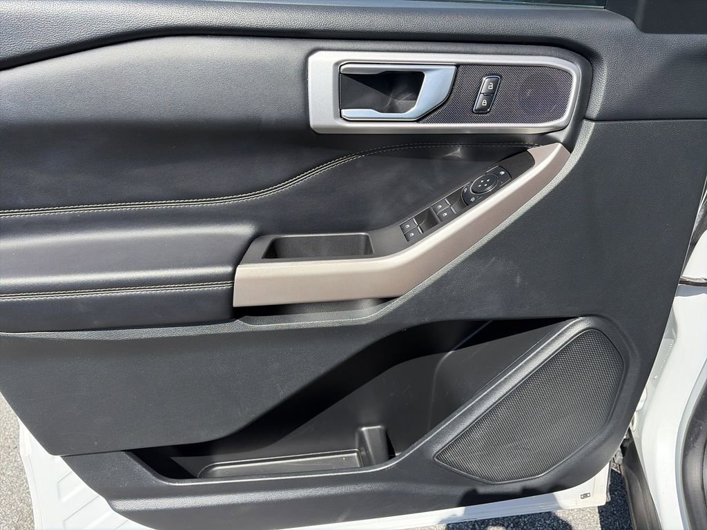 Certified 2023 Ford Explorer XLT w/ Equipment Group 202A RWD image 18