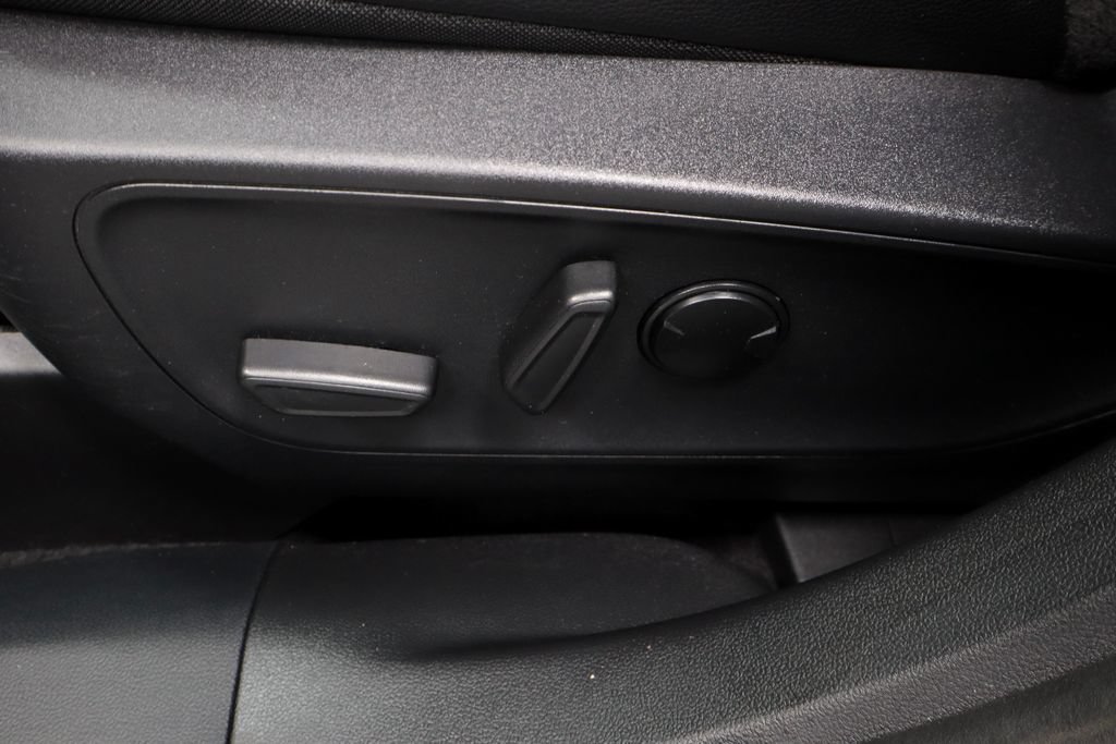 Certified 2025 Ford Escape ST-Line Elite w/ Premium Technology Package AWD/4WD image 25