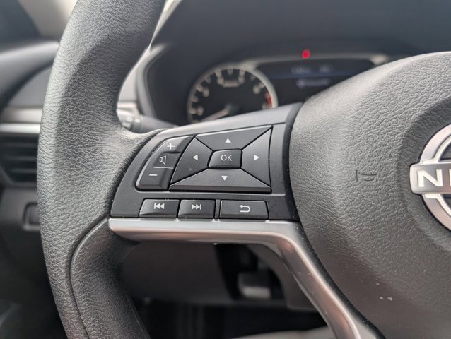 Used 2025 Nissan Altima 2.5 SV AWD/4WD image 21