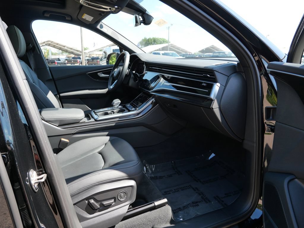Used 2026 Audi Q7 3.0T Premium Plus AWD/4WD image 11
