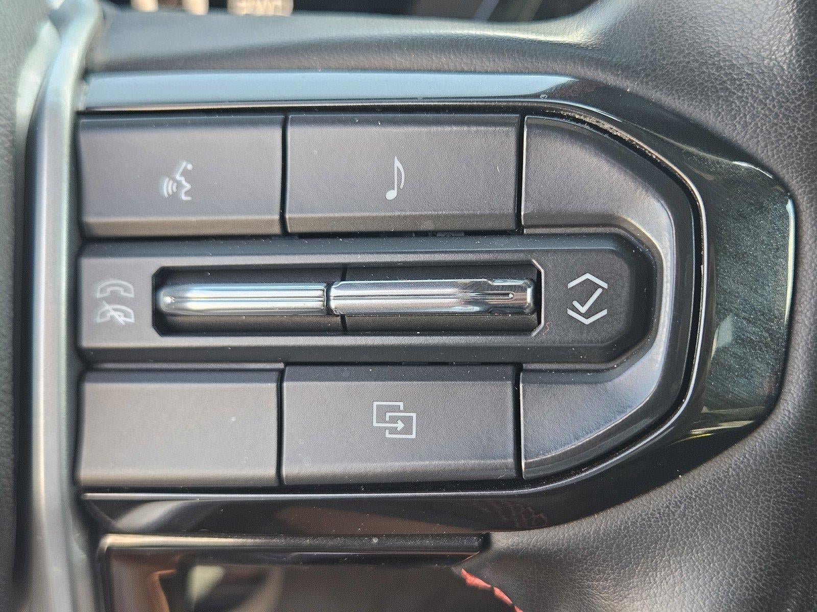 Used 2024 Chevrolet Colorado Z71 w/ Z71 Convenience Package 2 AWD/4WD image 27