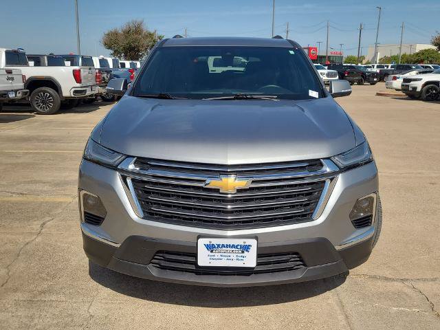 Used 2023 Chevrolet Traverse LT FWD image 2