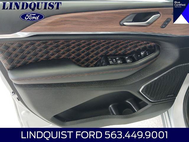 Used 2025 Jeep Grand Cherokee Summit AWD/4WD image 10