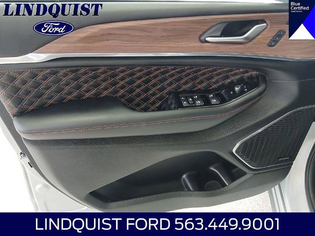 Used 2025 Jeep Grand Cherokee Summit AWD/4WD image 10