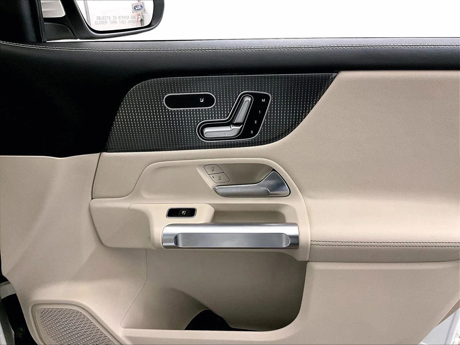 Used 2021 Mercedes-Benz GLB 250 4MATIC image 23