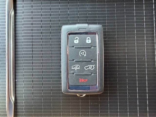 Used 2025 Jeep Grand Wagoneer Series III w/ Rear Seat Video Group 1 AWD/4WD image 32