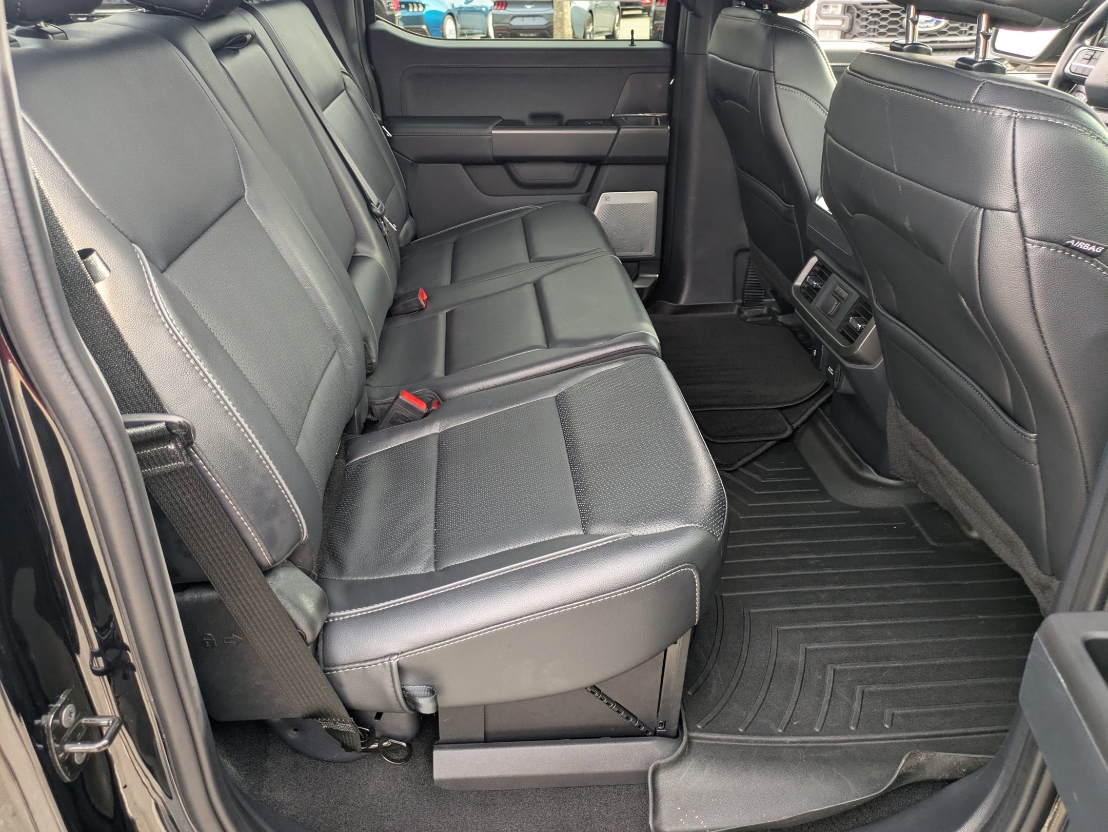 Certified 2024 Ford F150 Lariat w/ Equipment Group 502A High image 40