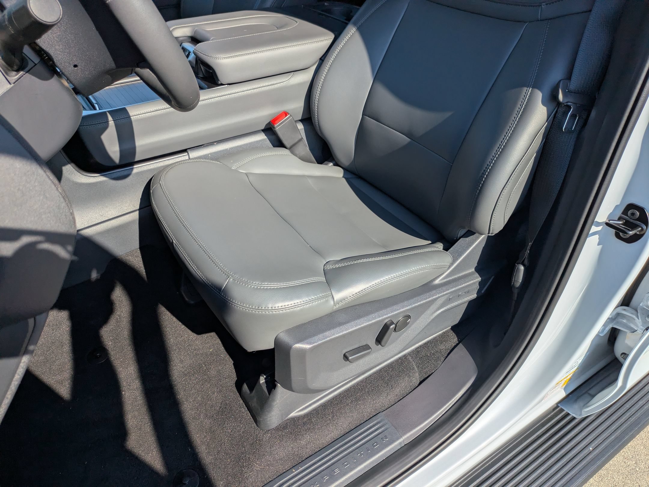 Certified 2026 Ford Expedition Active AWD/4WD image 13
