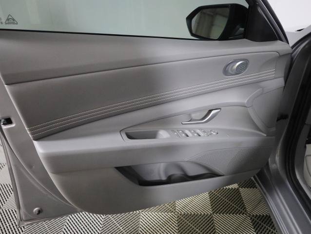 Used 2025 Hyundai Elantra Sport FWD image 24